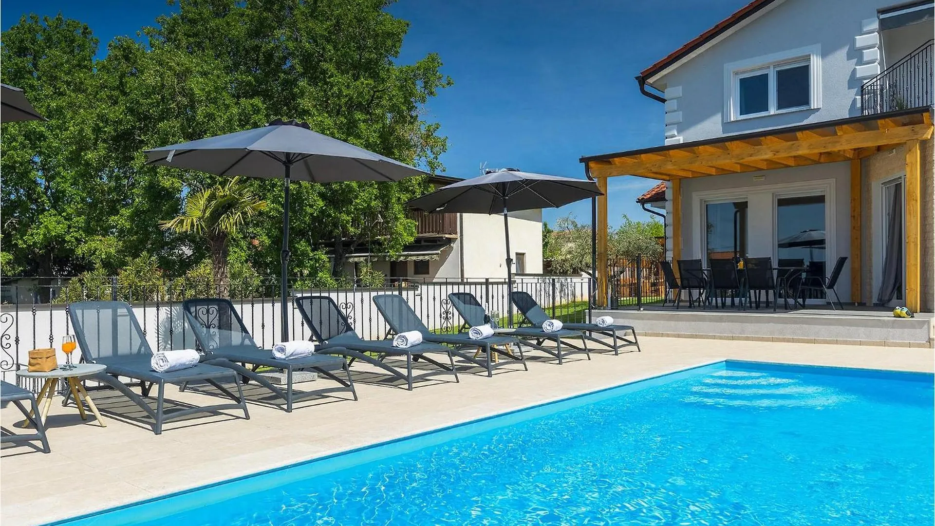 Villa Antonela Porec 0*,  Croatia
